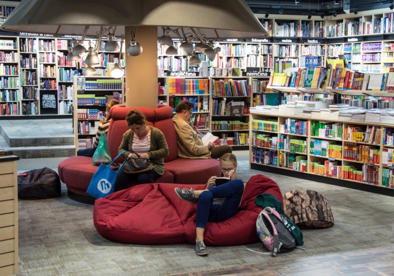 boutique-SOSPEL-min_books_bookstore_book_reader_readers_reading_shop_sale_books-849006