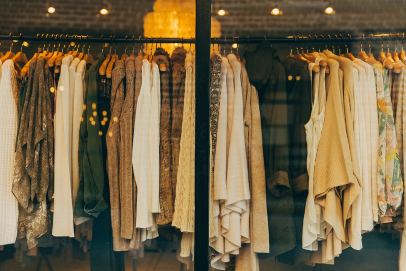 boutique-SOSPEL-min_clothe_fashion_store_shop_window_store_front-21277